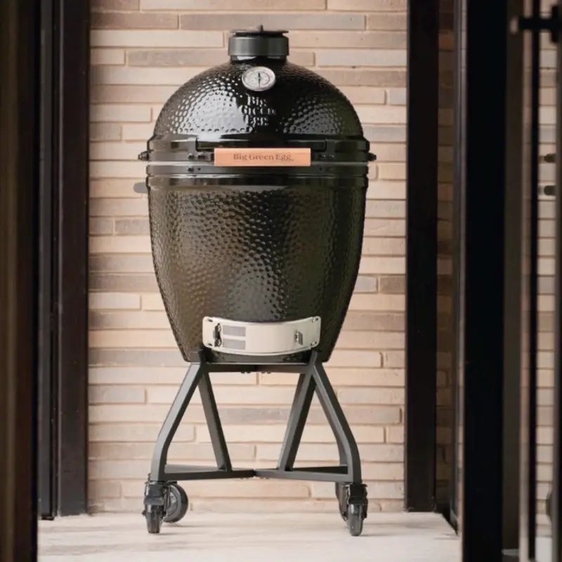 Gril Big Green Egg Large The Onyx – základní set (k dispozici od května, lze předobědnat)